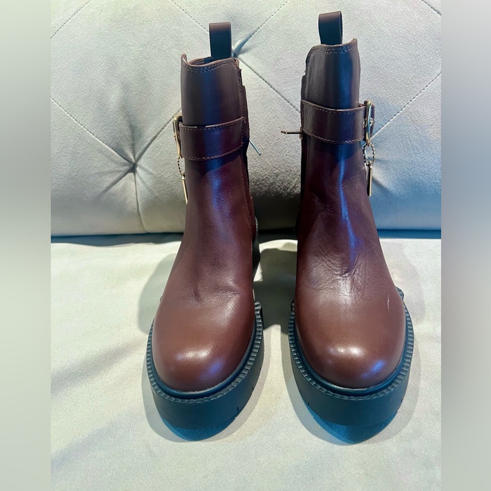 BNIB coach Lacey ankle boot rich brown Size 7